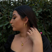 Load image into Gallery viewer, Golden Heart Necklace